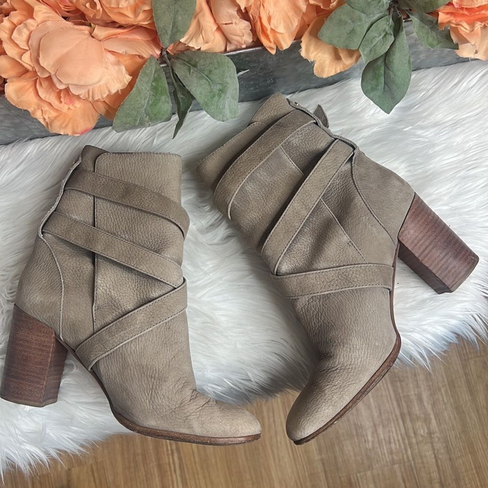 Kate Spade Lexy Boot - Picture 8 of 15